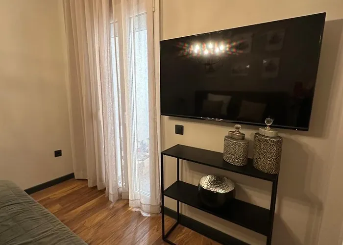 Eleny Apartment *
